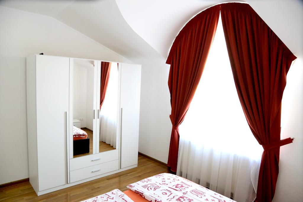 Vila Nona Apartment シビウ 部屋 写真