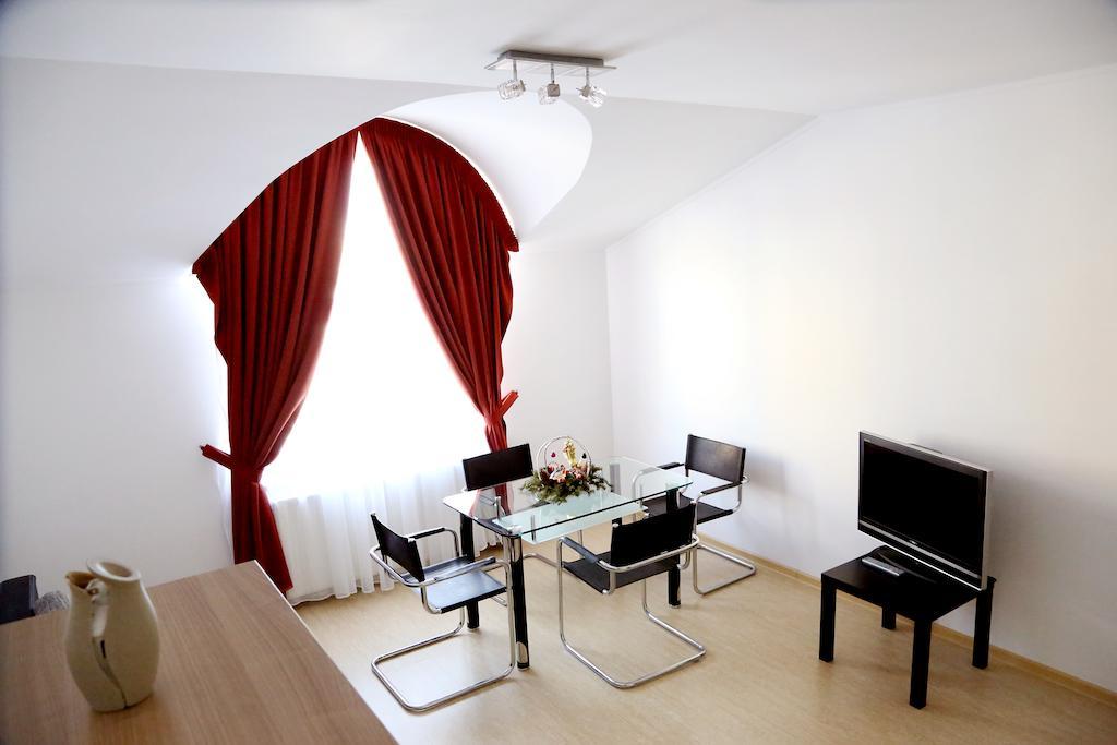 Vila Nona Apartment シビウ 部屋 写真